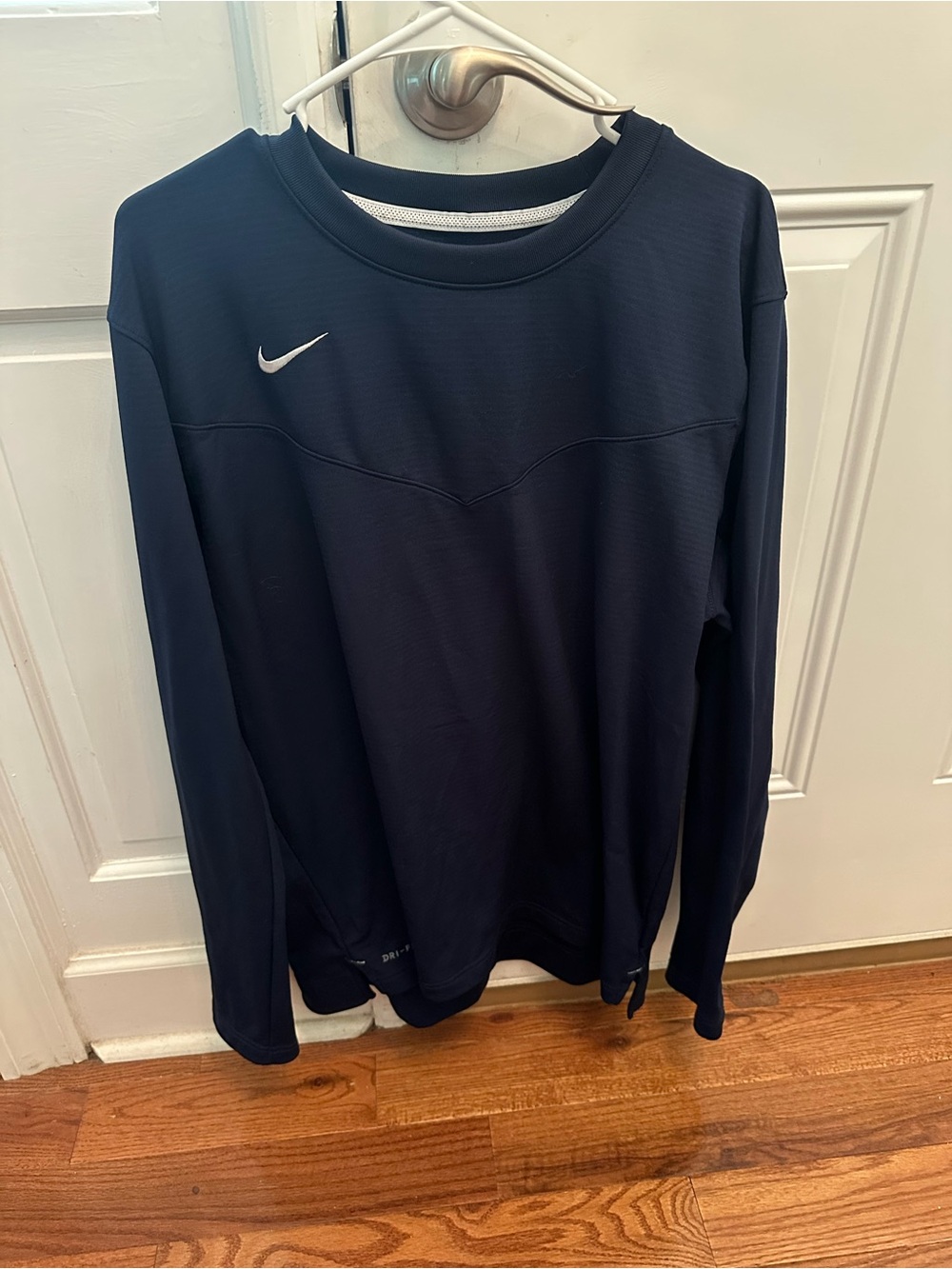navy blue Nike oversized crew neck long sleeve shirt men’s size large